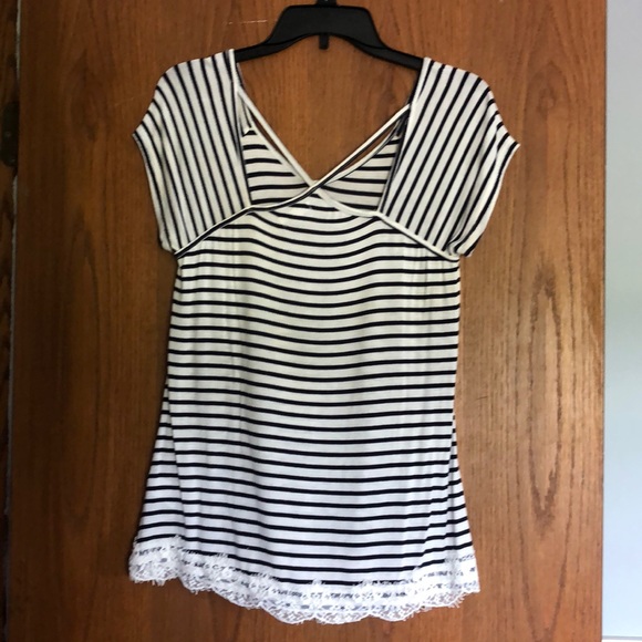 Striped top with lace bottom - Picture 2 of 3